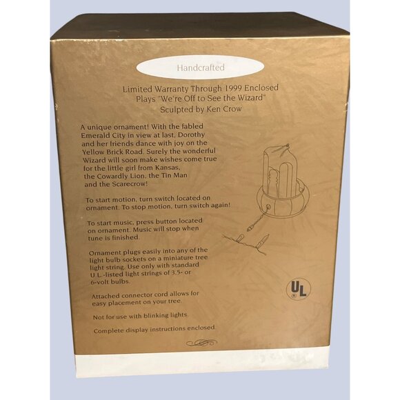 Hallmark Keepsake Ornament Emerald City Wizard Of Oz Light Motion & Music - Picture 3 of 12